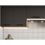 Kuhinjski blok ARIA 240 cm je dobavlja v antracit/hrastbarvi. Korpusi so iz laminirane plošče debeline 16 mm. Laminirane plošče so najpogosteje izbran