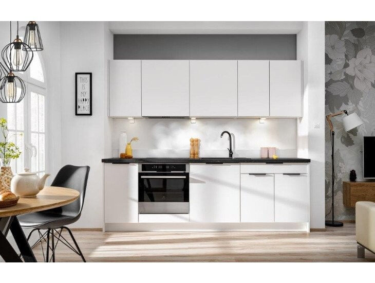 Kuhinjski blok JAGODA bela 240 cm + NAPA je modernega dizajna v beli mat barvi. Stranice so narejene iz laminirane plošče debeline 16 mm, fronte pa