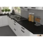 Kuhinjski blok LIJA 250 cm je dobavljiva v beli barvi. Debelina delovnega pulta je 38 mm. Kuhinja je izdelana iz oplemenitenih ivernih plošč debeline 16