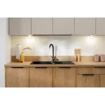 Kuhinjski blok PATRICIA 200 . Kuhinjski blok PATRICIA 200 cm je modernega dizajna v hrast / kašmir barvi. Stranice so narejene iz laminirane plošče debeline