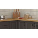 Kuhinjski blok PRESTIGE 210 x 350 cm . Kuhinjski blok PRESTIGE 210 x 350 cm je dobavljiva v grafitni barvi. Debelina delovnega pulta je 38 mm. Fronte kuhinje