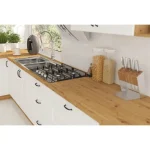 Kuhinjski blok STIL 210 x 350 cm . Kuhinjski blok STIL 210 x 350 cm je dobavljiva v beli barvi. Debelina delovnega pulta je 38 mm. Fronte kuhinje imajo MDF