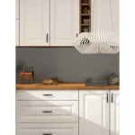 Kuhinjski blok STIL 315 cm je dobavljiva v beli barvi. Debelina delovnega pulta je 38 mm. Kuhinja je izdelana iz oplemenitenih ivernih plošč debeline 16 mm