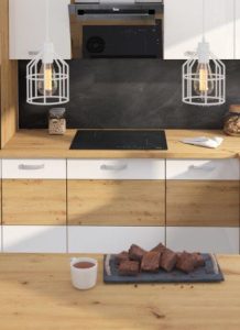 Kuhinjski blok TISA 250 cm je dobavljiv v več barvah. Debelina delovnega pulta je 28 mm. Kuhinja je izdelana iz oplemenitenih ivernih plošč debeline 16