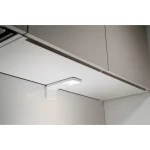 Kuhinjski blok VIVIANA bela/siva 200 . Kuhinjski blok VIVIANA 200 cm je modernega dizajna v beli mat / sivi barvi. Stranice so narejene iz laminirane plošče