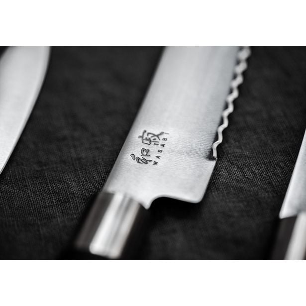 kuhinjski-noz-kai-europe-wasabi-black-za-kruh-23-cm-6723b-3471744-2 KUHINJSKI NOŽ KAI EUROPE WASABI BLACK ZA KRUH 23 CM 6723B - slika 6