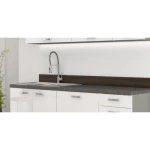 Kuhinjski pult GREY . Kuhinjski pult GREY je dobro odporen na zunanje dejavnike, kot so praske, tekočine, udarci in toplota. Debelina plošče je 28 mm.