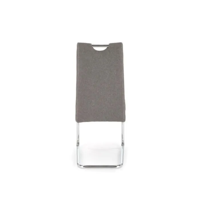 Kuhinjski stol CHIBA Kuhinjski stol CHIBA . Kuhinjski stol CHIBA je kvaliteten stilski stol, ki popestri vsako jedilnico. Podnožje je izdelano iz kovine v krom barvi. Sedišče in