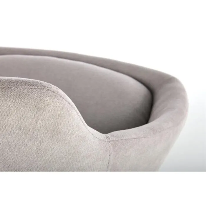 Kuhinjski stol COCKTAIL Kuhinjski stol COCKTAIL . Kuhinjski stol COCKTAIL je stol dobre kvalitete in sodobnega izgleda. Nogice so stabilne in trpežne saj so narejene iz kovine v