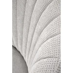 Kuhinjski stol KIMI - siva . Kuhinjski stol KIMI siva, je eleganten stol, ki s svojim dizajnom popestri vaš prostor. Stol je oblazinjen v temno bež blago,