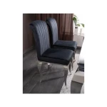 Kuhinjski stol KRALJ . Kuhinjski stol KRALJ združuje razkošje baročnega s praktičnostjo, in minimalizmom sodobnega. Nogice so iz kovine v krom barvi