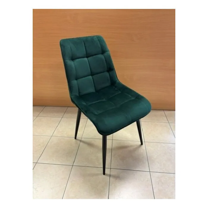 Kuhinjski stol LARA - s . Moderen stol LARA bo poživel vsako jedilnico. Dobiti ga je možno v več barvah velvet tkanine. Tanke noge iz kovine v črni mat