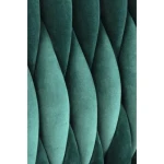 Kuhinjski stol LUSKA . Kuhinjski stol LUSKA je modernega dizajna ter prefinjenega izgleda. Oblazinjen je v mehko žametno tkanino katera nudi udobje. Noge so