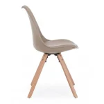 Kuhinjski stol NEW TREND taupe . Kuhinjski stol NEW TREND taupe ima noge iz bukovega lesa, kar daje stolu stabilnost in vzdržnost. Sedalni del ter naslon za