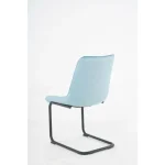 Kuhinjski stol PIA velvet moder . Kuhinjski stol PIA moder je odlična rešitev za kombiniranje v minimalističen ali industrijski stil prostora. Kombinacija