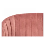 Kuhinjski stol QUEEN roza . Kuhinjski stol QUEEN roza ima noge iz kovine, obložen je z poliuretansko peno ki ima prevleko iz 100% poliestra, ki daja učinek