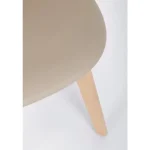 Kuhinjski stol SYSTEM taupe . Kuhinjski stol SYSTEM taupe je eleganten kos pohištva, ki bo prinesel svežino v vsak prostor. Sedišče je izdelano iz