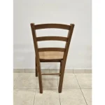 Kuhinjski stol VENEZIA hrast masiva . Kuhinjski stol VENEZIA je izdelan iz kakovostnega bukovega masivnega lesa, ki zagotavlja stabilnost in trpežnost. Na