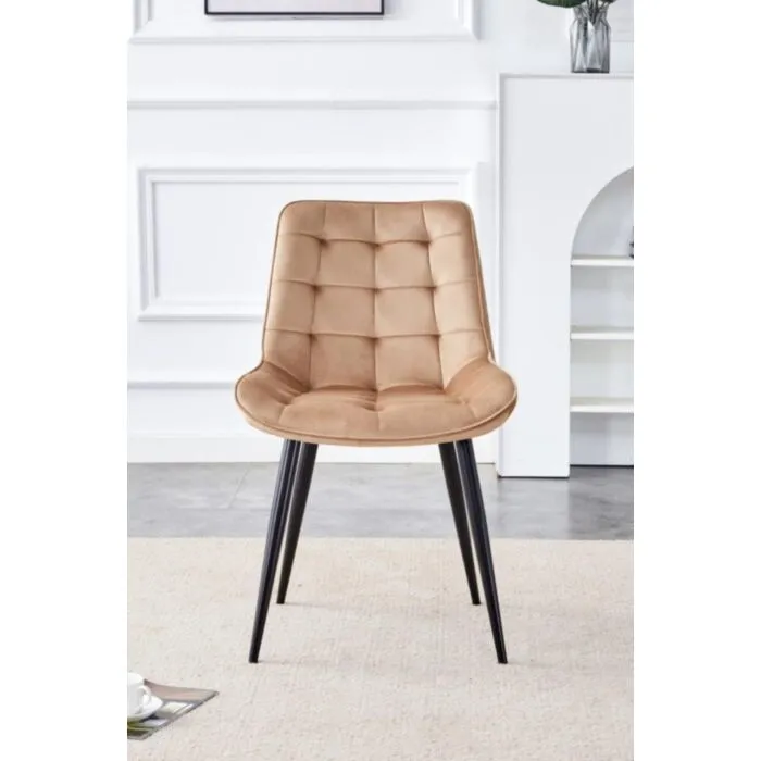 Kuhinjski stol VIKA bež Kuhinjski stol VIKA bež . Kuhinjski stol VIKA velvet bež je odlična rešitev za kombiniranje v minimalističen ali industrijski stil prostora. Kombinacija