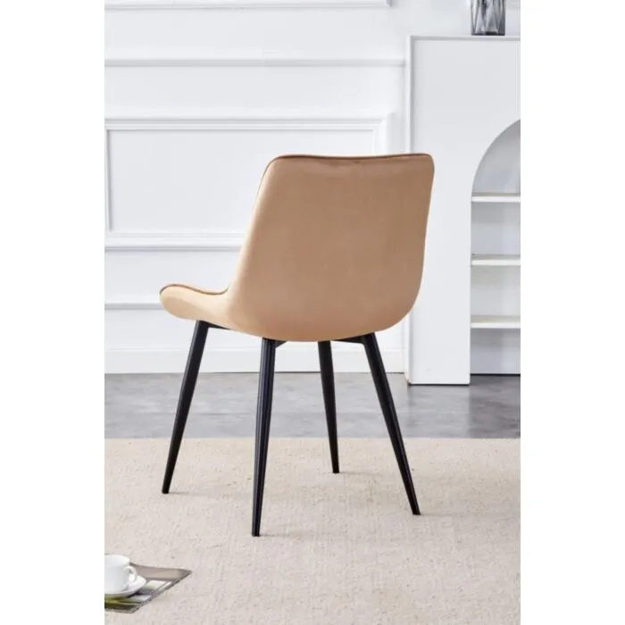 Kuhinjski stol VIKA bež Kuhinjski stol VIKA bež . Kuhinjski stol VIKA velvet bež je odlična rešitev za kombiniranje v minimalističen ali industrijski stil prostora. Kombinacija