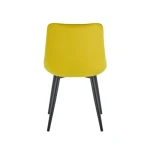 Kuhinjski stol VIKA rumena . Kuhinjski stol VIKA velvet rumena je odlična rešitev za kombiniranje v minimalističen ali industrijski stil prostora.