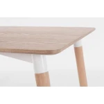 Miza DAVID 120X80 . Jedilna miza DAVID v dimenziji 120 x 80 cm, dobavljiva v barvi bela/bukev. Noge so izdelane iz bukovega lesa. Mizna plošča pa je izdelana