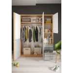 Mladinska soba KLAVIR je narejena iz kvalitetne laminirane plošče. Zaradi univerzalne barvne kombinacije, ki uporablja lepoto bele in lesenega dekorja, je