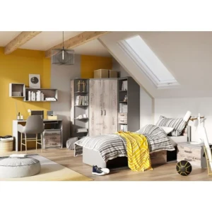 Mladinska soba MAJA . Mladinska soba MAJA bo popestrila vsak prostor za mladostnike. Odlična je za kombinirati z majhnimi prostori, saj ima kotno omaro ki jo