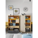 Mladinska spalnica KINDER . Mladinska spalnica KINDER je primerna za vsako mladinsko sobo, saj ima zanimivo geometrijo izdelkov s pridihom naravnega hrasta v