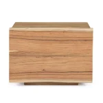 Nočna omarica 2C ARON . Nočna omarica 2C ARON je narejena iz lesa in ima nepravilne robe (učinek živega lesa). Ker se les obdeluje ročno, so oblike in