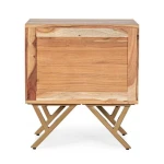 Nočna omarica 2C RAIDA . Nočna omarica 2C RAIDA je narejena iz lesa v kombinaciji z jeklenimi nogami. Dimenzije: širina: 50cm globina: 35cm višina: 55cm