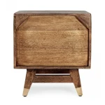 Nočna omarica DHAVAL . Nočna omarica DHAVAL ima okvir iz lesa in MDF-ja. Ima jeklene ročaje. Material: - Les - MDF - Jekleni ročaji Barve: - Les - Mešane