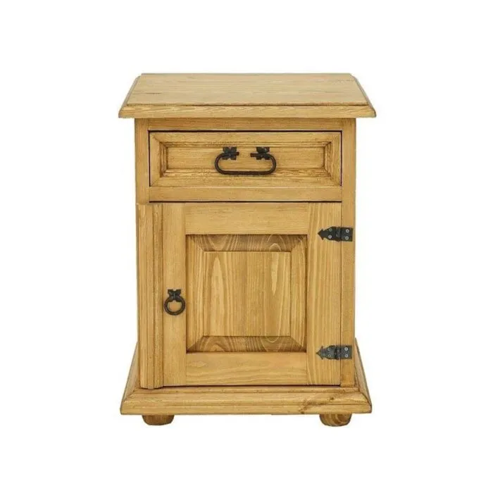 Nočna omarica POP desna Nočna omarica POP desna . Nočna omarica POP desna je narejena iz kvalitetnega borovega lesa v medeno rjavi barvi. Ta omarica ustreza desni postavitvi.