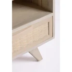 Nočna omarica SAHANA . Nočna omarica SAHANA, je eleganten kos pohištva, ki popestri vaš prostor. Narejena je iz kakovostnega mangovega lesa, naslonjalo in