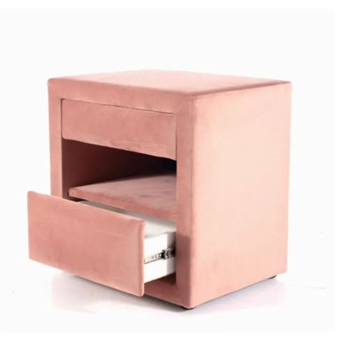 Nočna omarica STANAJA 3 Nočna omarica STANAJA 3 . Nočna omarica STANAJA 3 je narejena iz kvalitetnih materialov, oblečena v nežno blago podobno žametu. Dobavljiva je v več