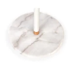 Obešalnik ARMI . Praktičen kovinski obešalnik z lesenimi dodatki, primeren za vsak prostor. Barva: - Bela / rjava Višina: - 183 cm