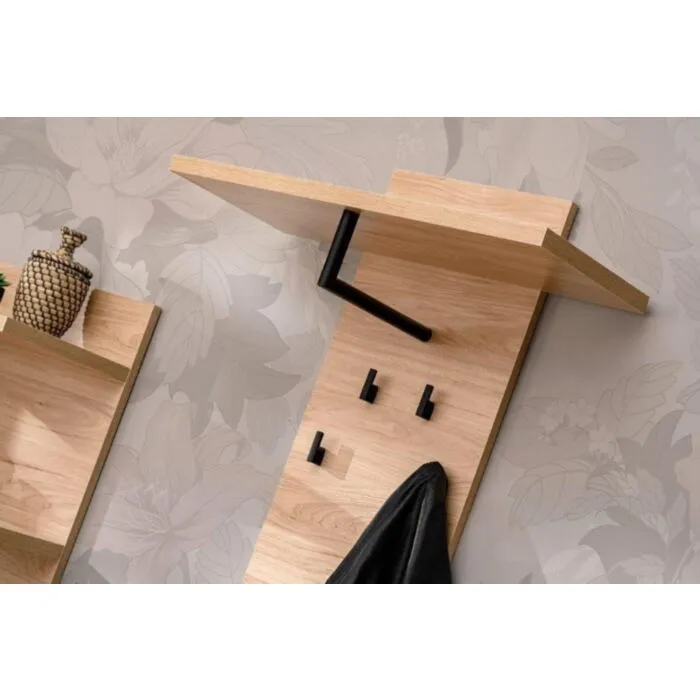 Obešalnik za predsobo BENO Obešalnik za predsobo BENO . Obešalnik za predsobo BENO je eleganten ter atraktiven. Moderen dizajn v barvi svetlega hrasta, v kombinaciji črnih obešalnih