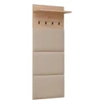 Obešalnik za predsobo BERI . Obešalnik za predsobo BERI je eleganten ter atraktiven. Obešalna stena je oblazinjena v velvet bež blagu. Moderen dizajn v