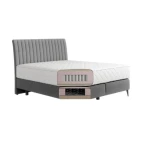 Oblazinjena postelja LANA 180x200 . Postelja Lana je sestavljena iz stabilnega okvirja in vzmetnico. Vzmetnica vsebuje žepkaste vzmeti in snemljivo prevleko.