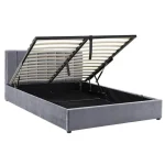 Oblazinjena postelja LEV . Tapecirana postelja LEV je narejena iz kvalitenih materialov in vsebuje predal. Postelja vključuje okvir iz upognjenih četvic,