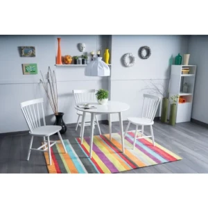 Okrogla jedilna miza LARS . Okrogla jedilna miza LARS je enostavnnega videza. Zato se bo podala v vsak prostor. Mizna plošča je narejena iz MDF-ja, podnožje