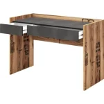 Pisalna miza FERGO . Pisalna miza FERGO je primerna za vsak prostor. Je unikatnega videza in ima veliko delovno površino. Miza ima 2 predala. Material: -