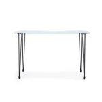 Pisalna miza RONDO je dobavljiva v črni barvi. Sestavljena je iz kovinskih nog in mizne plošče iz kaljenega stekla (10mm). Dimenzije: širina: 120cm