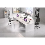 Pisarniška miza TEODORA . Značilnosti TEODORA pisarniške mize je sodobni dizajn, primeren za vsak prostor. Predalniki se odpirajo s push-click sistemom,