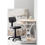 Pisarniški stol ARTEMIS črna . Pisarniški stol ARTEMIS črna ima podlogo ter kolesa iz najlona. Sedež je polnjen s peno in prekrit z 100% mrežasto