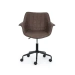 Pisarniški stol JOSHUA rjava . Pisarniški stol JOSHUA je dobavljiv v rjavi barvi. Ogrodje je kovinsko, oblečeno v plastiko. Sedež je iz umetnega usnja.