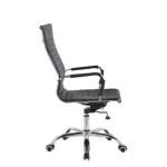 Pisarniški stol MATT je narejen iz umetnega usnja z krom podnožjem ter rokonasloni. Primeren je za v pisarno ter prav tako domačo uporabo. Material: -