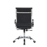 Pisarniški stol MATT je narejen iz umetnega usnja z krom podnožjem ter rokonasloni. Primeren je za v pisarno ter prav tako domačo uporabo. Material: -