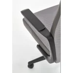 Pisarniški stol ZOO . Pisarniški stol ZOO je vrtljiv in nastavljiv po višini s pomočjo tilt mehanizma. Napravljen je iz tkanine v kombinaciji z umetnim