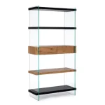 Poličnik LINE WOOD je dobavljiv v črno-rjavi barvi. Sestavljen je iz kaljenega stekla debeline 12mm. Police so iz MDF plošče- videz lesa. Dimenzije: